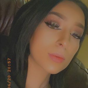 Meet your Posher, Adriana